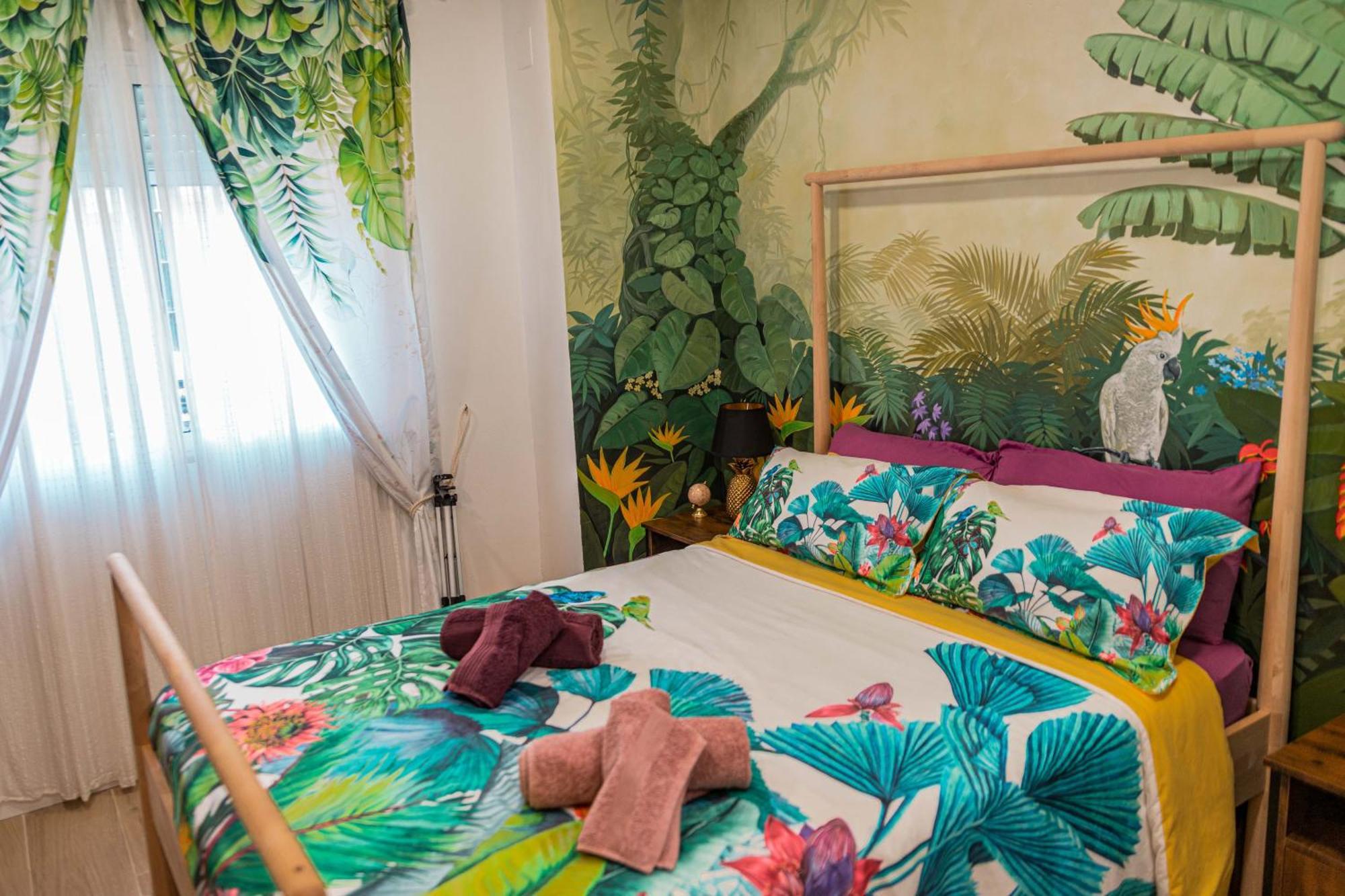 Artistic Flat Next To Ruzafa Welcome To The Jungle Valencia Exterior photo