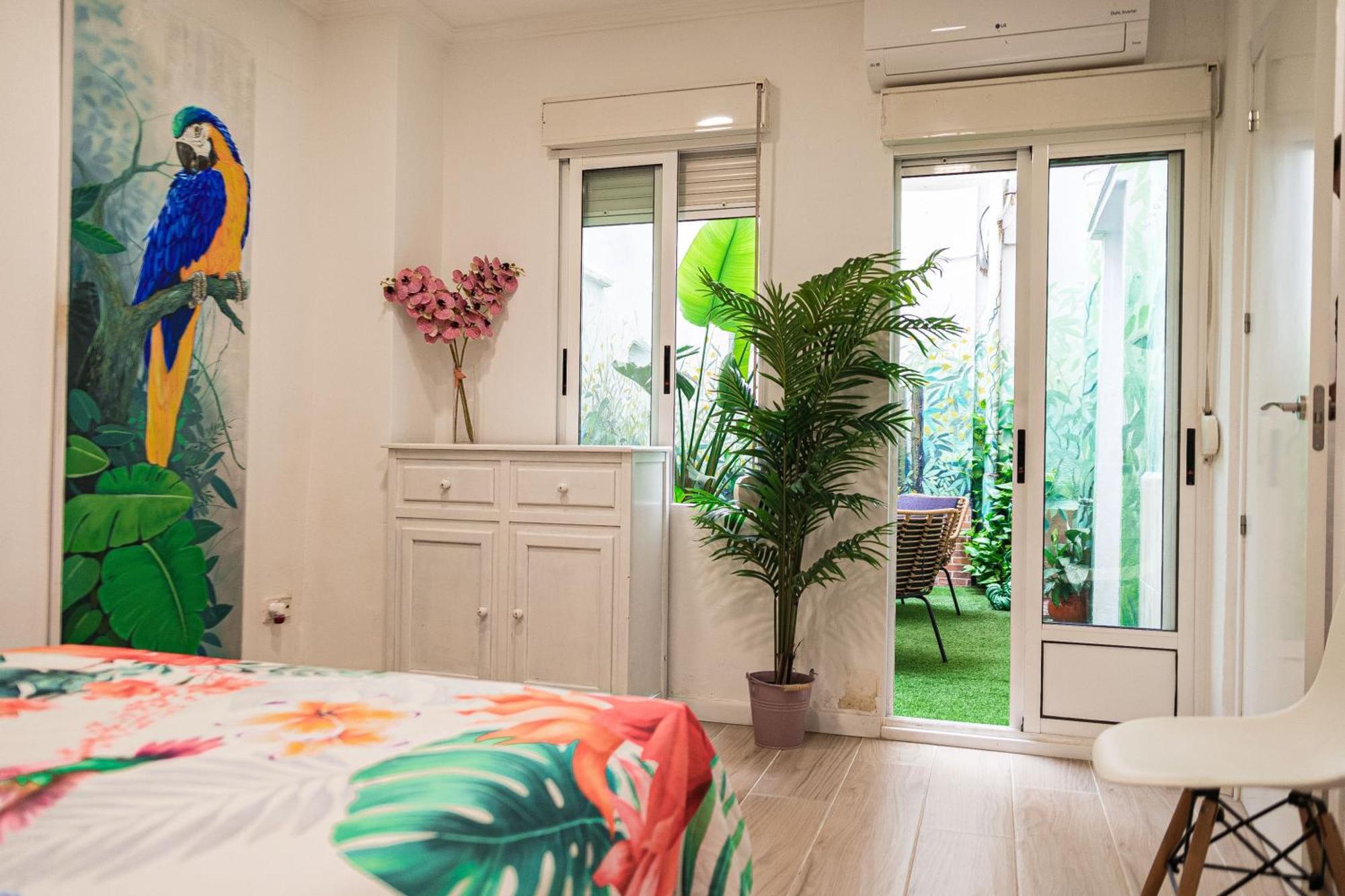 Artistic Flat Next To Ruzafa Welcome To The Jungle Valencia Exterior photo